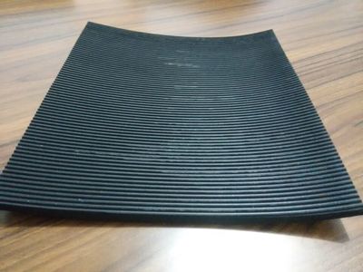 易佰電力 專業(yè)制造高品質(zhì)工業(yè)橡膠板、絕緣橡膠板與絕緣墊片